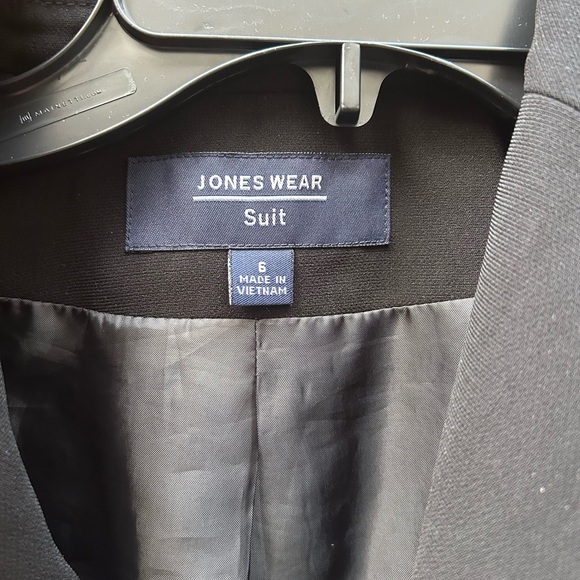 Jones Wear Black Women's Blazer - Picture 4 of 6